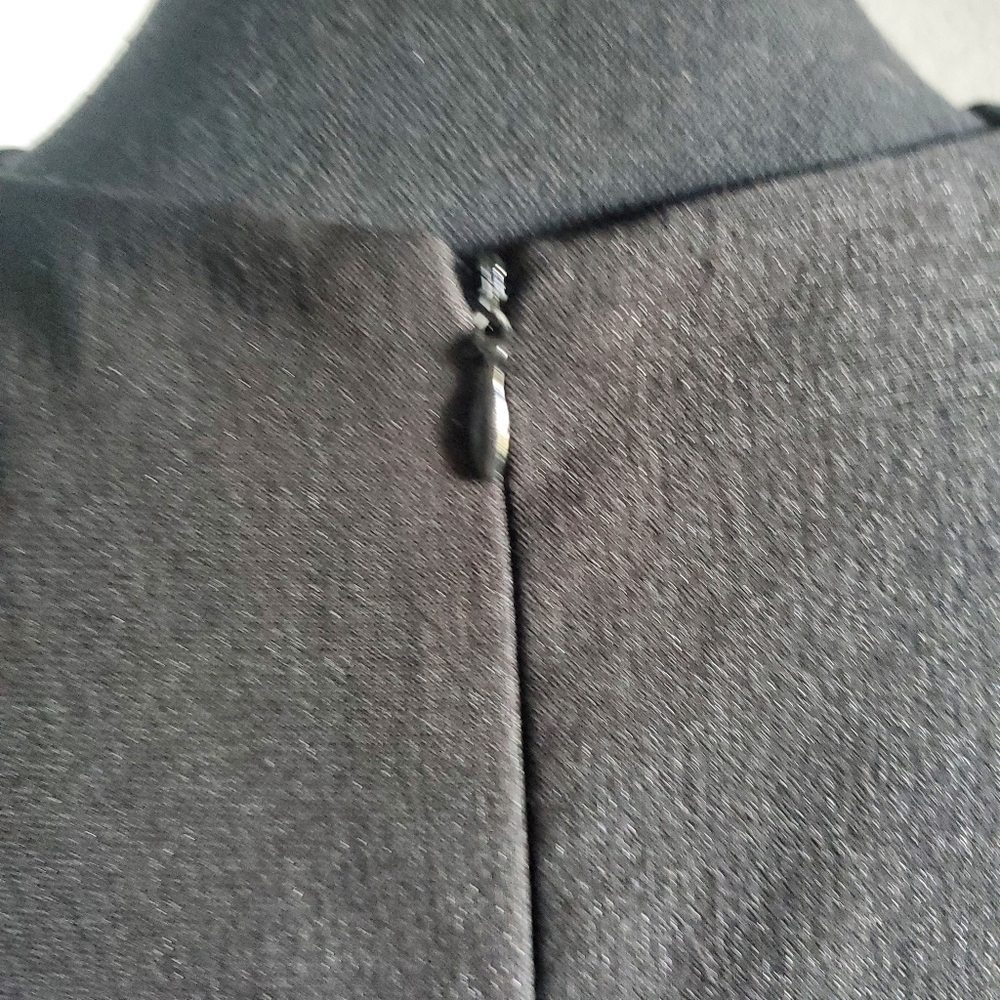 Tahari ASL Sleeveless Sheath Dress Pleated Round Neck Black Women's Size 4 - Picture 6 of 9